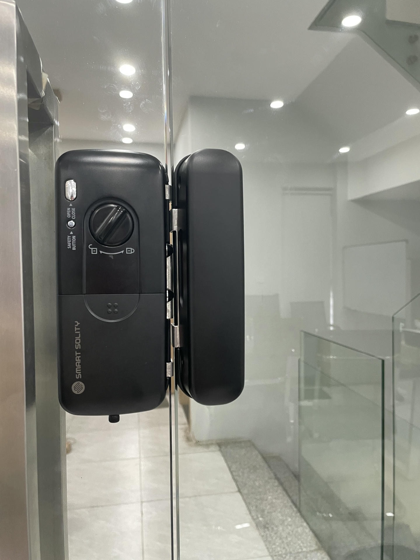 Khóa cửa kính Solity GG-33B 2 577c6a67dbdf0d8154ce